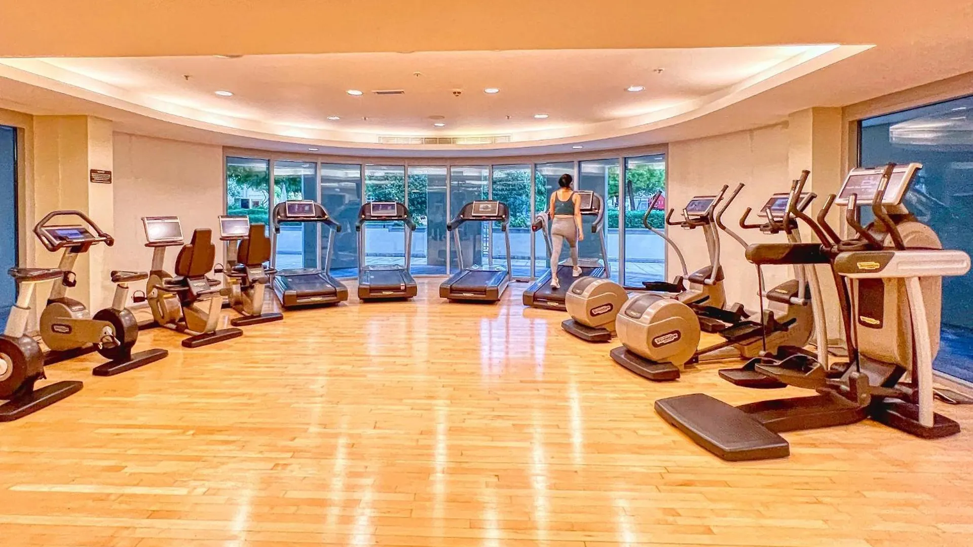 Stunning 1-Bedroom Apartment With Full Burj Khalifa View - 5-Min Walk To Dubai Mall