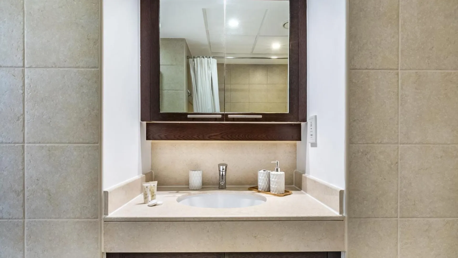 Stunning 1-Bedroom Apartment With Full Burj Khalifa View - 5-Min Walk To Dubai Mall United Arab Emirates
