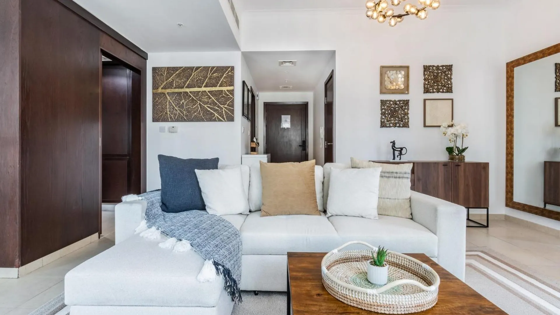 Stunning 1-Bedroom Apartment With Full Burj Khalifa View - 5-Min Walk To Dubai Mall