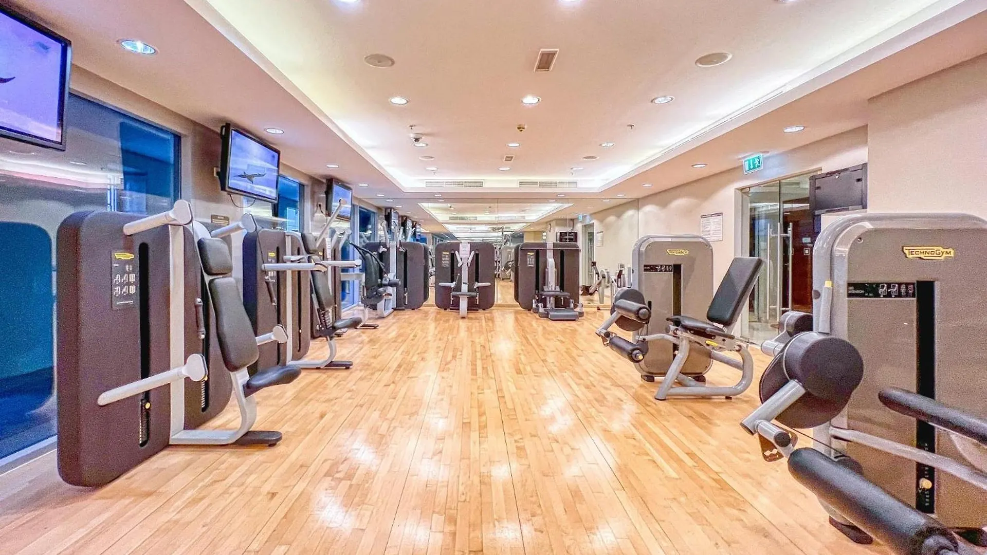 Stunning 1-Bedroom Apartment With Full Burj Khalifa View - 5-Min Walk To Dubai Mall 0*,  United Arab Emirates