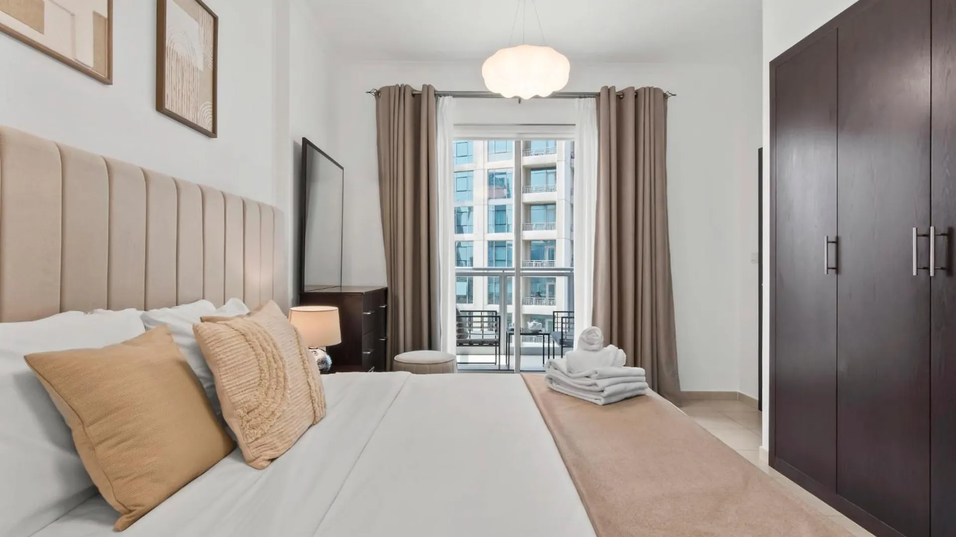 Stunning 1-Bedroom Apartment With Full Burj Khalifa View - 5-Min Walk To Dubai Mall United Arab Emirates